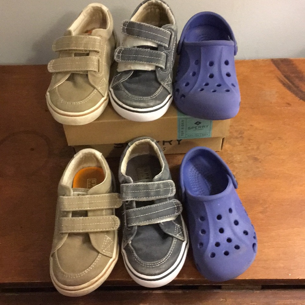 Bundle 2 Sperry &1 pair of Crocs size 9